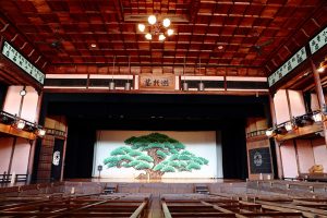 和風様式の芝居小屋・内子座