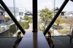 藍蔵2階はカフェコーナー