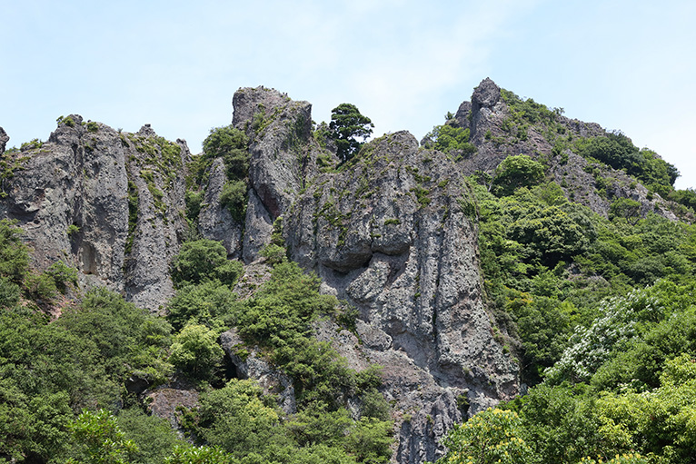 寒霞渓ロープウェイで間近に奇岩が見える