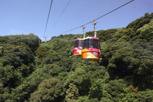 眉山ロープウェイ山麓駅から眉山頂上へ