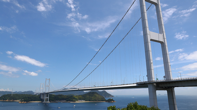 雄大な来島海峡大橋