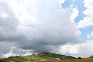 山の天気は気まぐれ、空と近い姫鶴平と姫鶴荘